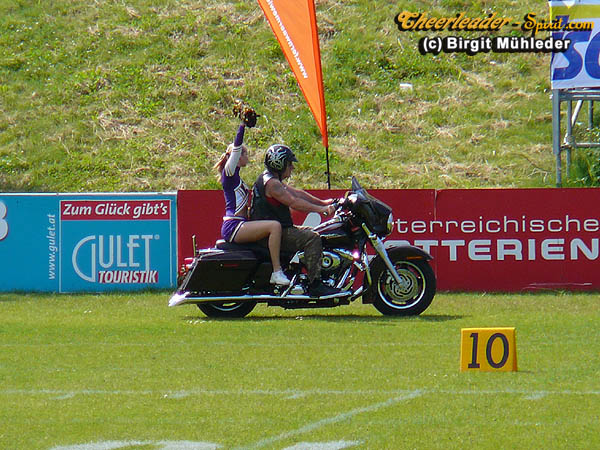 ../Images/2008charitybowlX 027.jpg